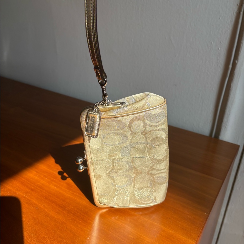 NWOT Coach Gold Silver Lurex Signature Cs Kisslock Clutch wristlet